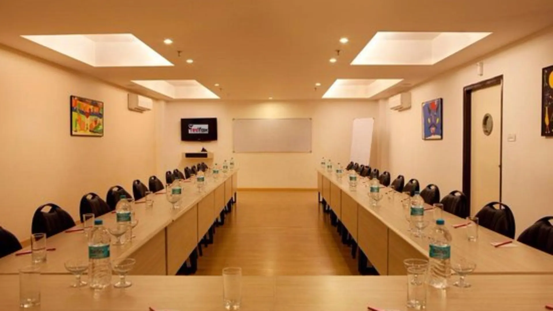 Red Fox Hotel, Chandīgarh
