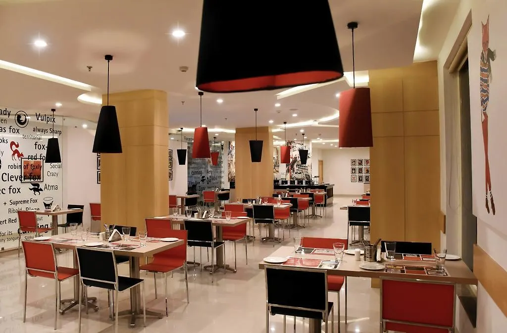 Red Fox Hotel, Chandīgarh Hotell