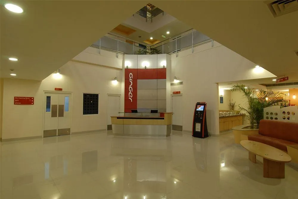 Red Fox Hotel, Chandīgarh Hotell