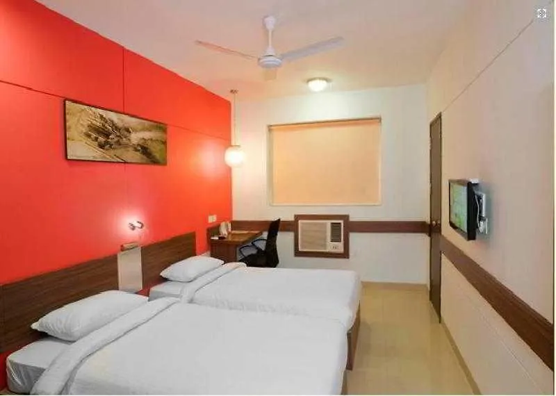 Red Fox Hotel, Chandīgarh