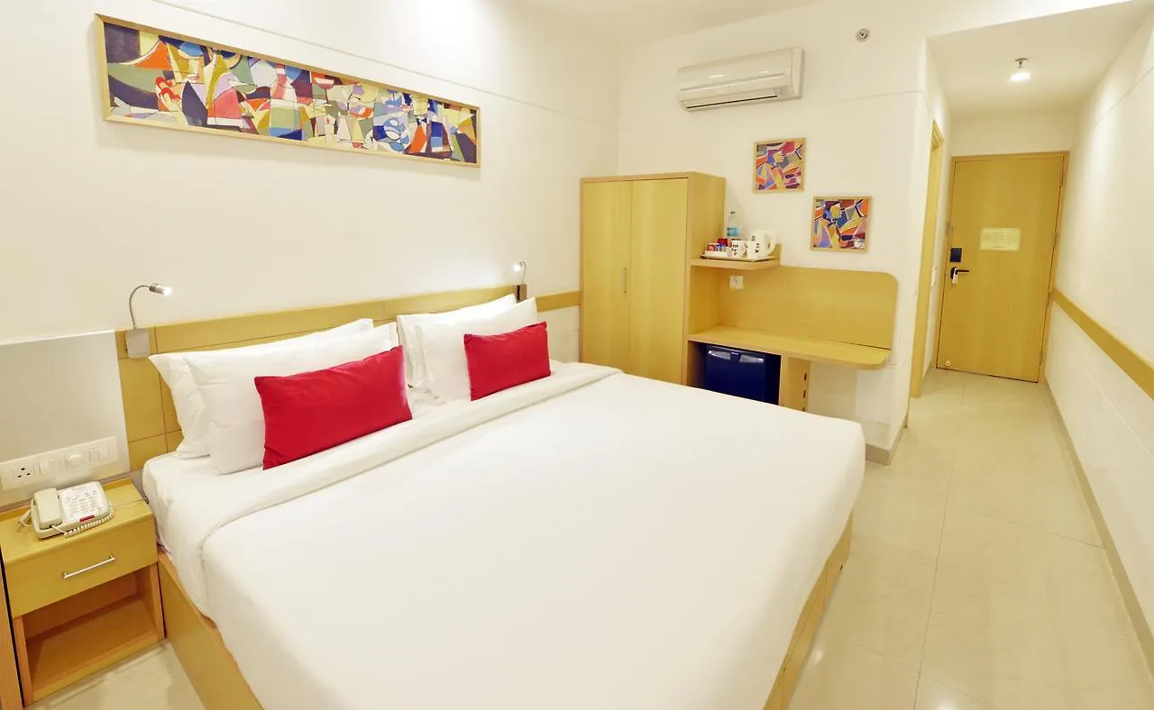 Red Fox Hotel, Chandīgarh Hotell