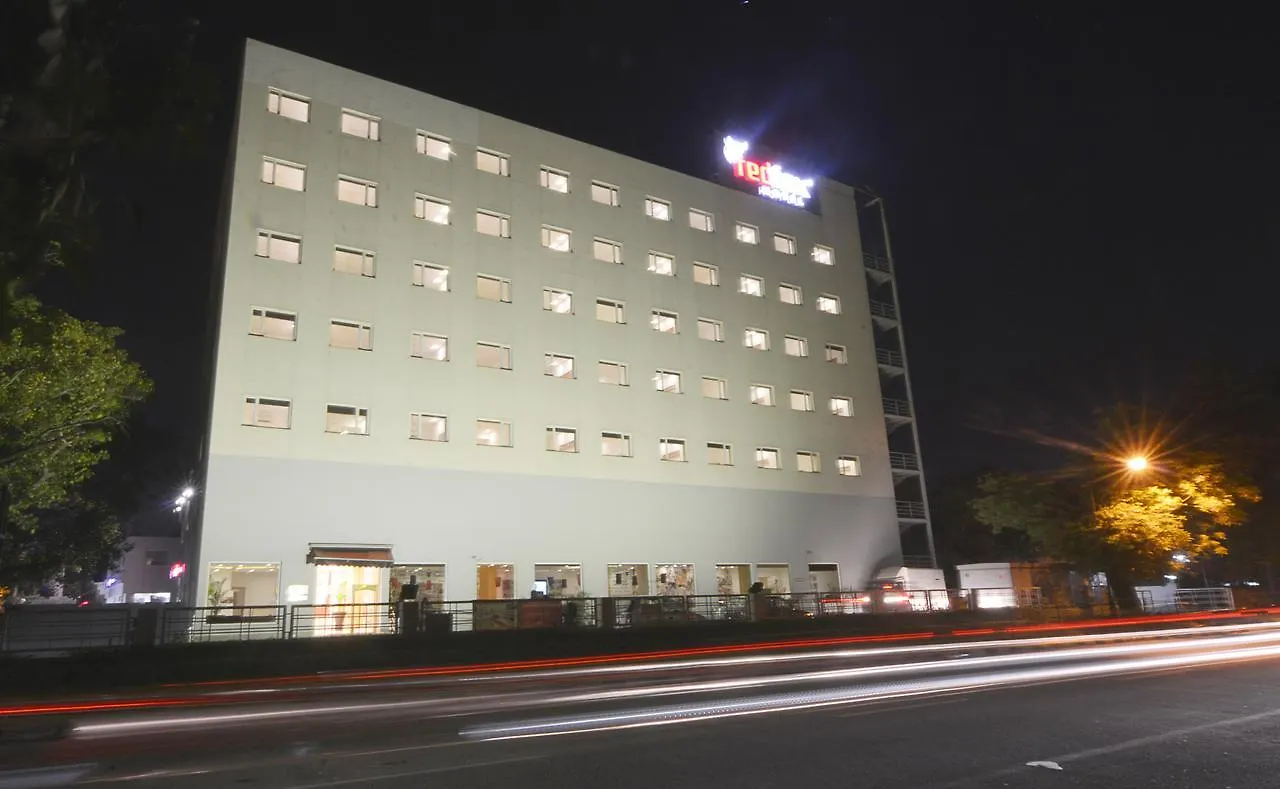 Red Fox Hotel, Chandīgarh