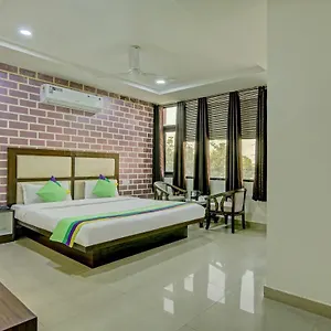 Treebo Trend Benz *** Chandigarh
