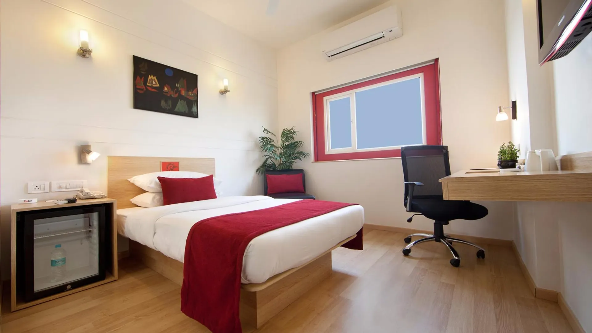 Hotel Red Fox Hotel, Chandigarh