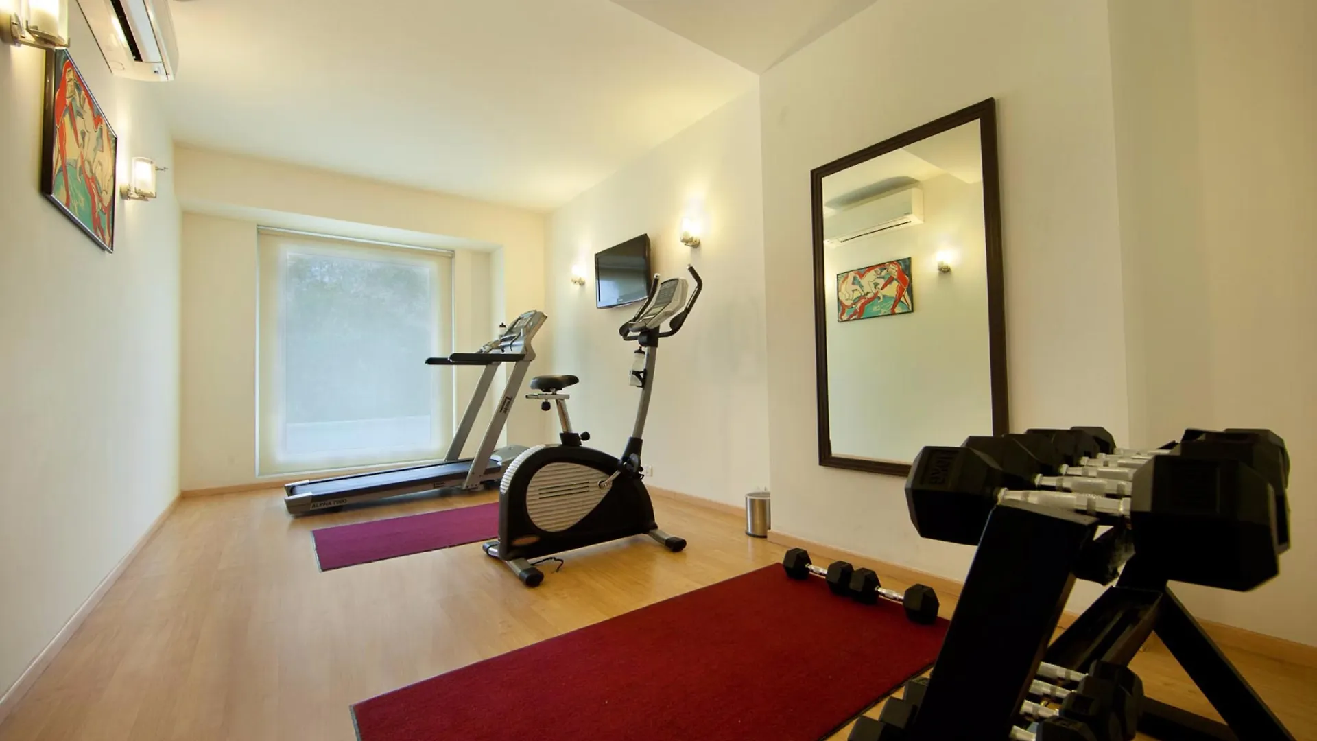 Red Fox Hotel, Chandigarh Hotel