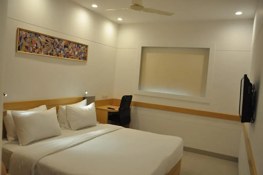 Red Fox Hotel, Chandigarh Hotel