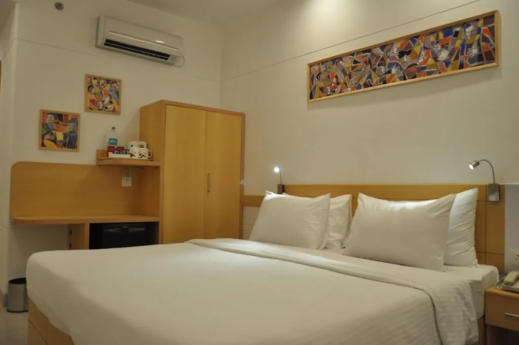 Hotel Red Fox Hotel, Chandigarh